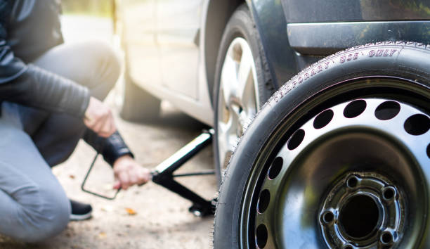 Step-by-Step Guide to Changing a Flat Tire